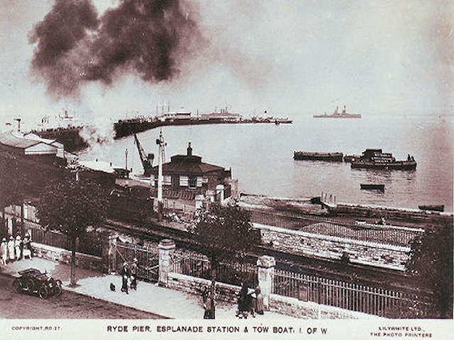 Ryde Esplanade Pier Gate